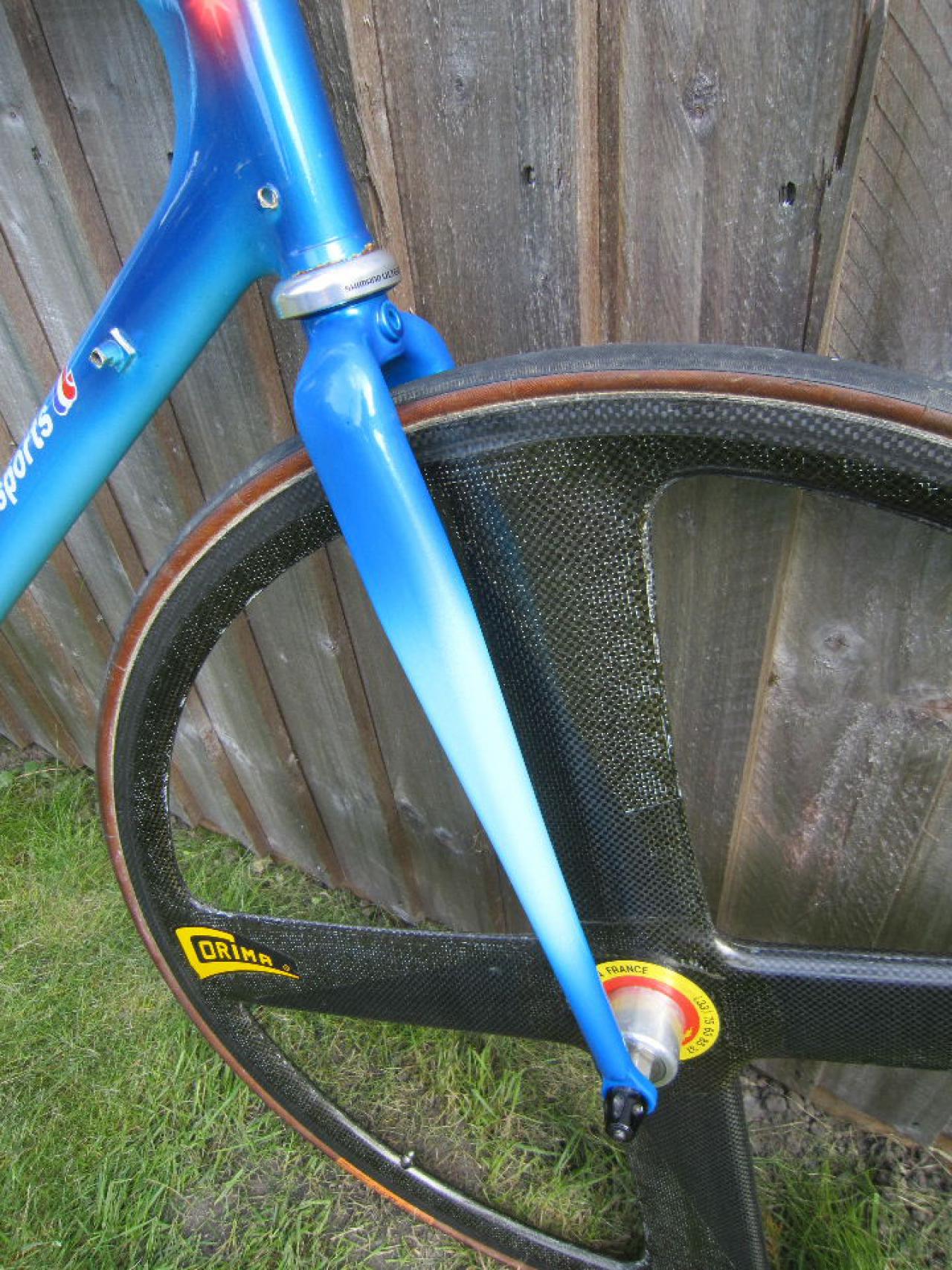 Steel clearance road fork